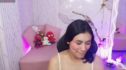 peachy_tay online show from May 11, 11:38 am