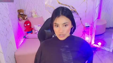 peachy_tay online show from May 17, 11:17 am