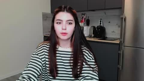 Snapshot of peachybabe__ chatting on February 19, 12:25 am Peachy online show from February 19, 12:25 am