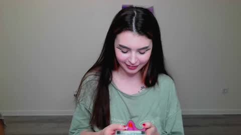Snapshot of peachybabe__ chatting on February 26, 1:32 am Peachy online show from February 26, 1:32 am