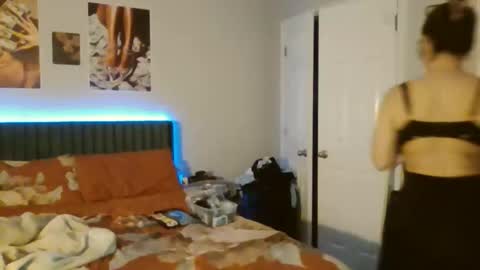 Snapshot of peachyhoneydrip chatting on May 28, 1:47 am peachyhoneydrip online show from May 28, 1:47 am
