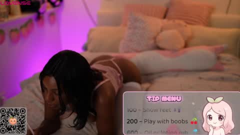 Snapshot of peachypeachgirl chatting on May 13, 4:37 pm peachypeachgirl online show from May 13, 4:37 pm