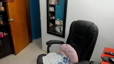 Tangerine Penaut online show from January 17, 12:15 am