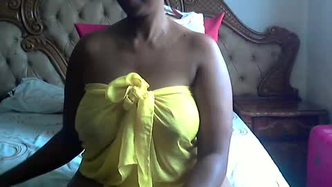 pearassmmm online show from February 11, 6:40 am