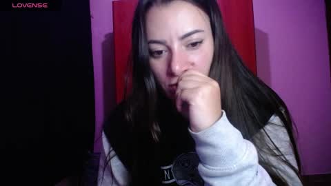 Snapshot of pearl_3 chatting on April 8, 3:28 am Pearl online show from April 8, 3:28 am