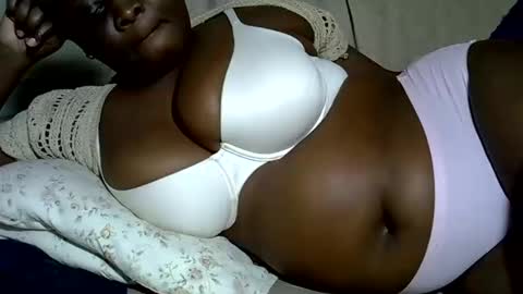 Snapshot of pearl_33 chatting on November 2, 5:21 am Keci online show from November 2, 5:21 am