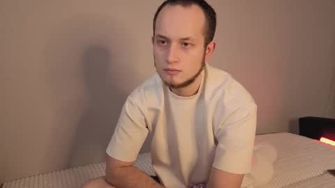 Snapshot of pearl_couple chatting on March 5, 9:05 am Rina and Max online show from March 5, 9:05 am