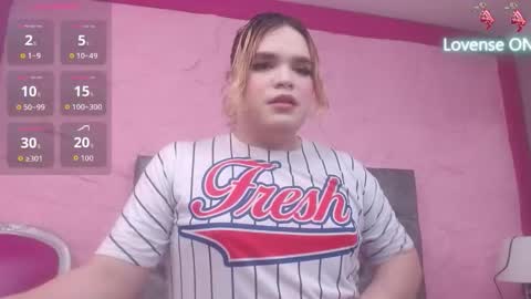 Snapshot of pearl_michelts chatting on October 21, 12:28 pm michel online show from October 21, 12:28 pm