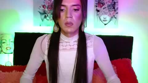 pearlatin online show from February 4, 11:09 pm