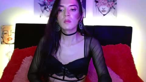 pearlatin online show from February 6, 8:45 pm