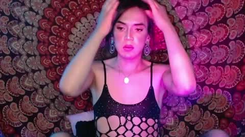 pearlatin online show from May 20, 12:39 am