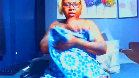 Snapshot of pearlblu38 chatting on January 26, 8:34 pm Pearl online show from January 26, 8:34 pm