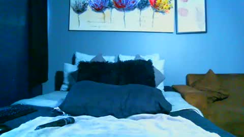 Snapshot of pearlblu38 chatting on February 2, 3:39 pm Pearl online show from February 2, 3:39 pm