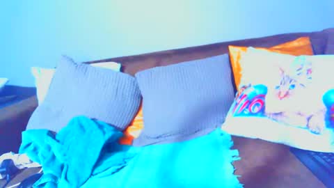 Snapshot of pearlblu38 chatting on March 5, 7:06 pm Pearl online show from March 5, 7:06 pm