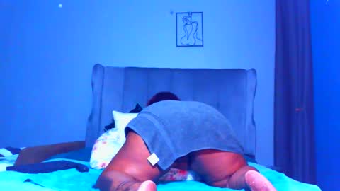 Snapshot of pearlblu38 chatting on April 13, 6:35 pm Pearl online show from April 13, 6:35 pm