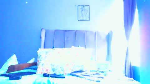 Snapshot of pearlblu38 chatting on April 14, 12:22 pm Pearl online show from April 14, 12:22 pm