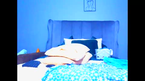 Snapshot of pearlblu38 chatting on April 30, 9:19 pm Pearl online show from April 30, 9:19 pm