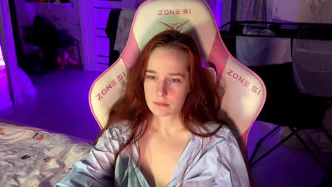 Snapshot of pearlprincess_ chatting on March 12, 11:44 pm Adelina online show from March 12, 11:44 pm