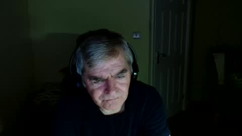 Snapshot of peastree648798 chatting on September 21, 10:11 pm pearstree online show from September 21, 10:11 pm