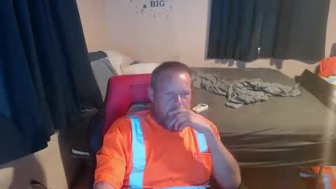 Snapshot of pecker40 chatting on April 2, 11:24 pm pecker40 online show from April 2, 11:24 pm