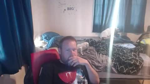 Snapshot of pecker40 chatting on April 12, 7:41 pm pecker40 online show from April 12, 7:41 pm
