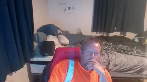 Snapshot of pecker40 chatting on April 26, 12:41 am pecker40 online show from April 26, 12:41 am