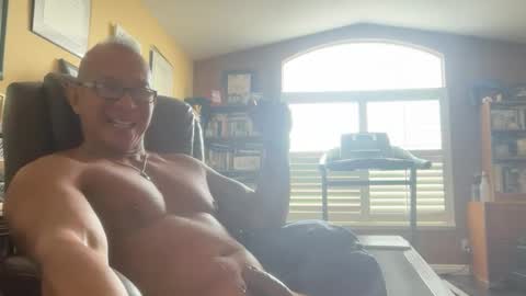 pecs1234 online show from February 10, 9:30 pm