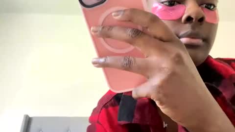 Snapshot of pedipuddles chatting on January 7, 4:48 pm PediPuddles online show from January 7, 4:48 pm