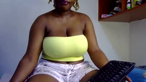 Snapshot of peekyshams chatting on September 19, 6:04 am peekyshams online show from September 19, 6:04 am