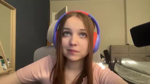 Luna Vale online show from June 30, 3:46 pm
