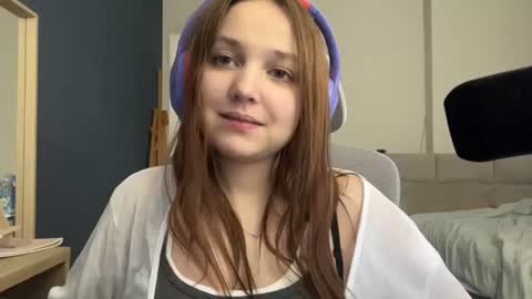 Luna Vale online show from July 8, 2:10 pm