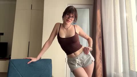 Lolly online show from December 5, 8:45 am