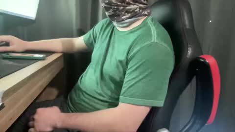 Snapshot of pelao2007 chatting on September 23, 11:24 am easy cum online show from September 23, 11:24 am