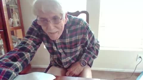 Snapshot of pem1650 chatting on October 23, 8:18 pm pem1650 online show from October 23, 8:18 pm