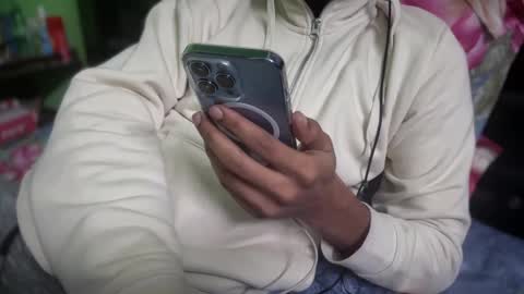 pencilchor online show from January 2, 7:40 pm