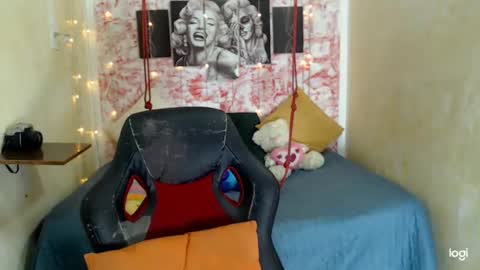 Snapshot of penelopeheart3 chatting on October 27, 9:30 pm penelopeheart3 online show from October 27, 9:30 pm