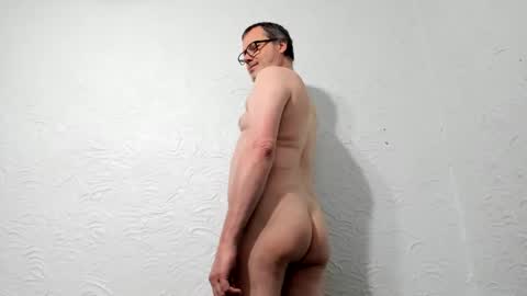 Snapshot of penis_dance chatting on February 20, 7:47 pm Vincent Howard online show from February 20, 7:47 pm