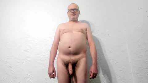 Snapshot of penis_dance chatting on March 4, 6:36 pm Vincent Howard online show from March 4, 6:36 pm