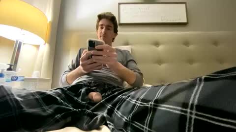 Snapshot of penisgoingin chatting on February 10, 3:32 am CoolBreeze online show from February 10, 3:32 am