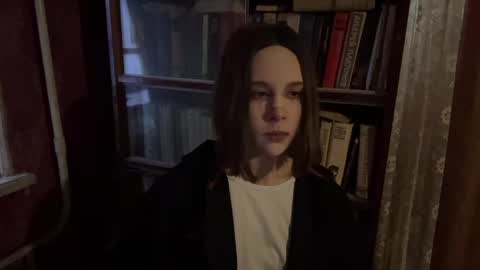 Snapshot of pennilinka chatting on April 2, 12:47 pm Alya online show from April 2, 12:47 pm