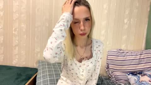 Snapshot of pennyczubakowski chatting on October 22, 2:06 pm Margot online show from October 22, 2:06 pm