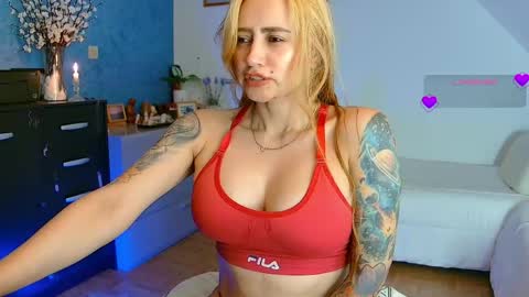 Snapshot of pennyy__ chatting on March 24, 9:53 pm Hi Im Penelope better vibrations 1111 online show from March 24, 9:53 pm