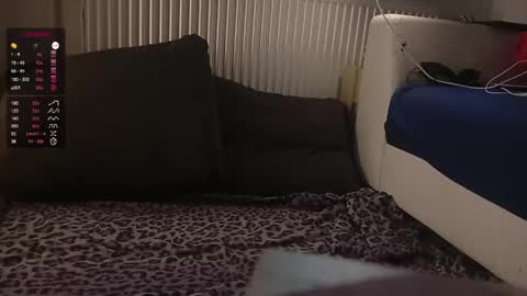 Snapshot of pepe_hard chatting on April 13, 5:46 am pepe_hard online show from April 13, 5:46 am