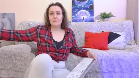 Snapshot of pepper_corn chatting on November 11, 8:03 am Olga and Kirill online show from November 11, 8:03 am