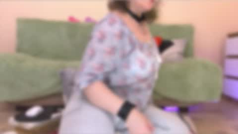 Snapshot of pepper_corn chatting on April 2, 12:03 pm Olga and Kirill online show from April 2, 12:03 pm