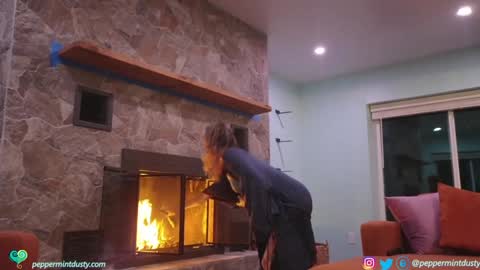 Peppermint and Dusty  online show from November 30, 2:37 am