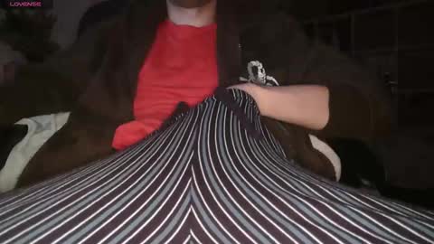 Snapshot of peregrintpelfox chatting on December 5, 7:17 am peregrintpelfox online show from December 5, 7:17 am