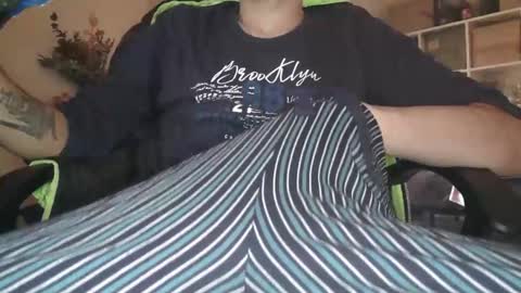 Snapshot of peregrintpelfox chatting on December 17, 11:27 am peregrintpelfox online show from December 17, 11:27 am