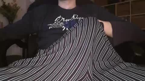 Snapshot of peregrintpelfox chatting on December 20, 6:42 am peregrintpelfox online show from December 20, 6:42 am