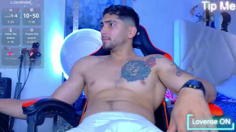 Snapshot of perfec_king00 chatting on November 10, 2:27 pm Jacob online show from November 10, 2:27 pm